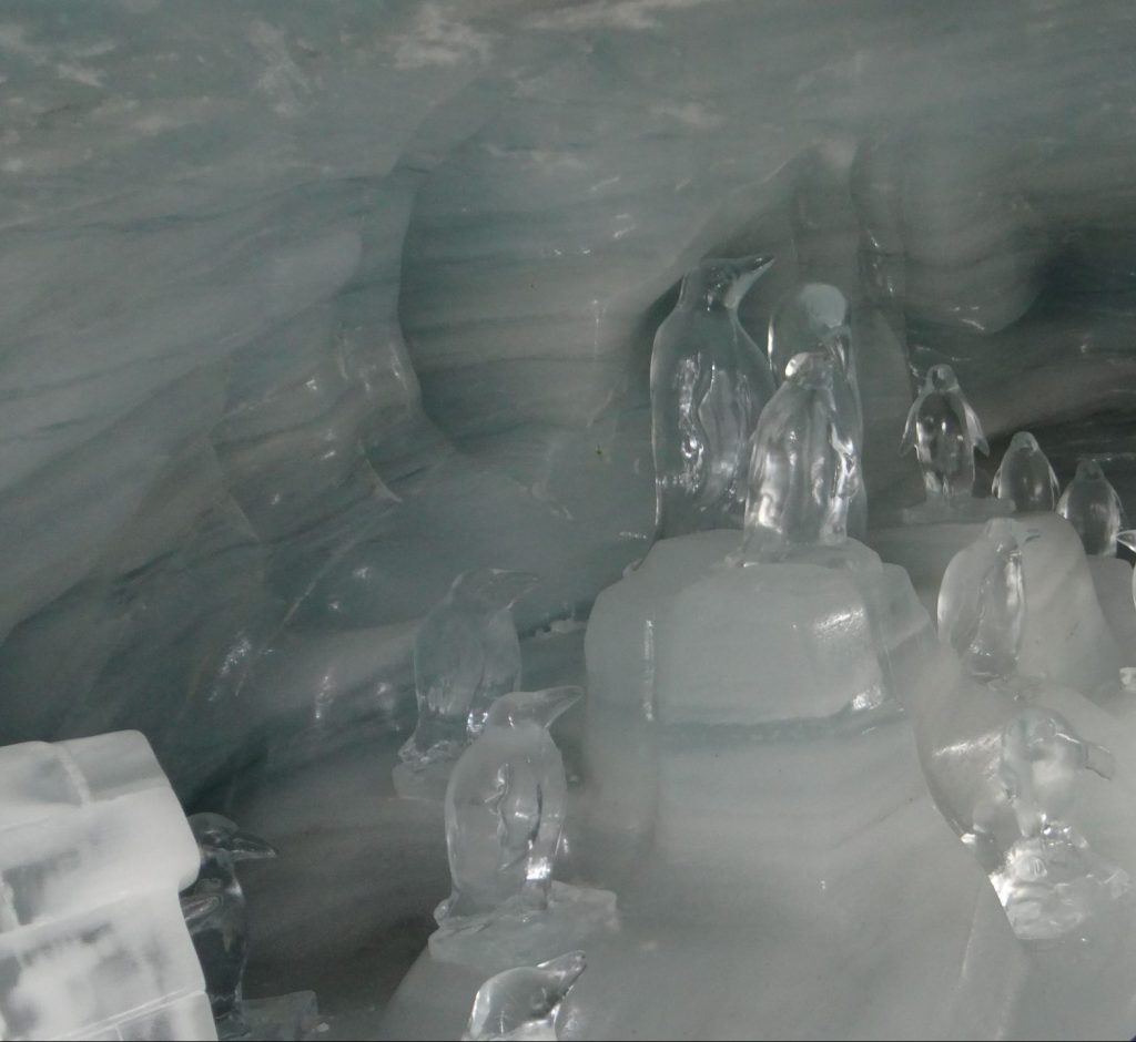 Ice sculptures-Ice Palace-Jungfrau-A long stretch of snowy peaks